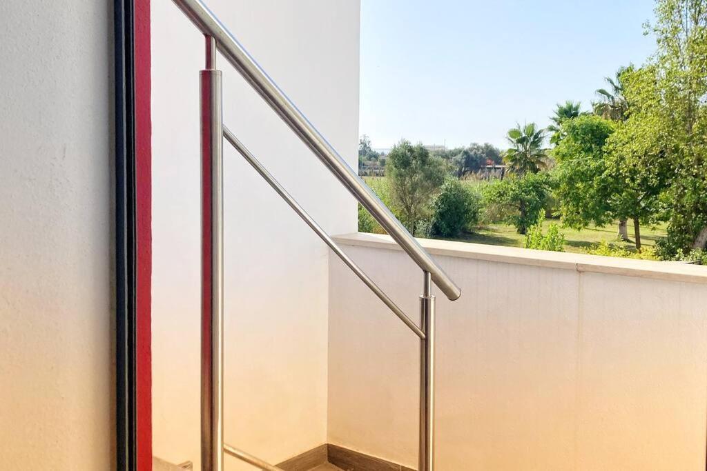 Vivenda Espacosa E Luminosa Villa Quelfes Luaran gambar